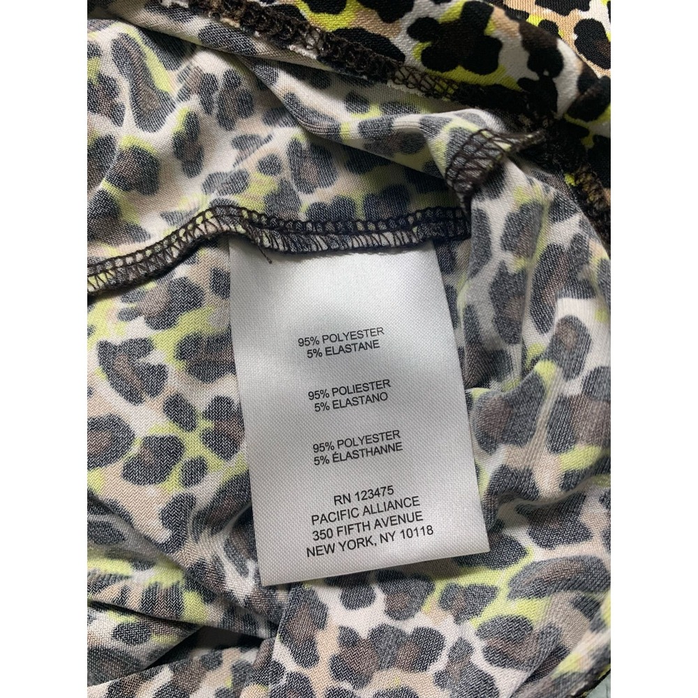 Jokes New York Leopard Print Button Up Size M - image 3